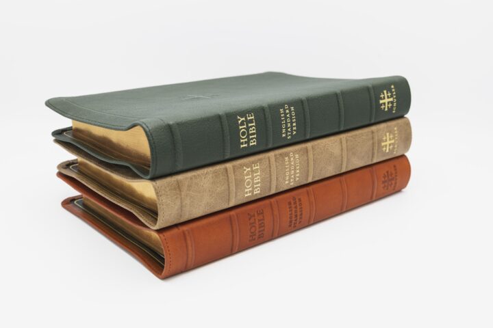 Schuyler Quentel ESV, Full Yapp Dark Green Goatskin Bible – PREORDER - Image 4