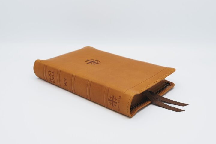 Schuyler Personal Size Quentel NIV, Full Yapp Tuscany Calfskin Bible – PREORDER