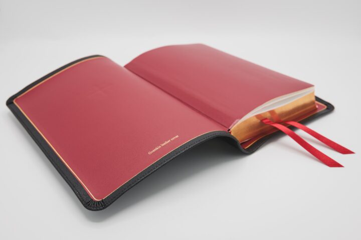Schuyler Personal Size Quentel ESV, Full Yapp Black Goatskin Bible - Image 4