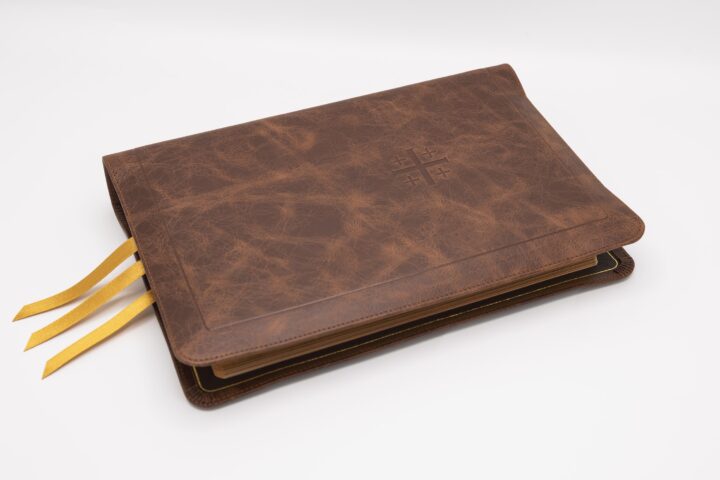 Schuyler Stridon NASB, Full Yapp Chestnut Calfskin Bible – PREORDER - Image 3