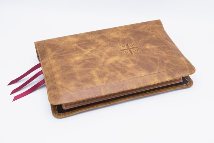 Schuyler Stridon NASB, Full Yapp Desert Camel Calfskin Bible – PREORDER - Image 3