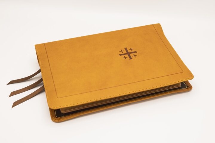 Schuyler Stridon NASB, Full Yapp Tuscany Calfskin Bible – PREORDER - Image 4