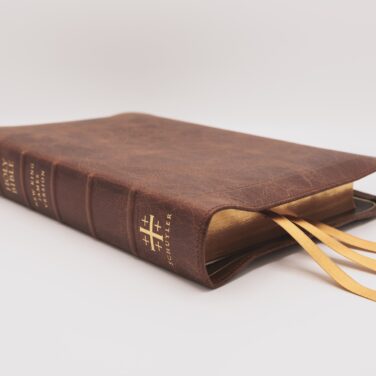 Schuyler Stridon NKJV, Full Yapp Chestnut Calfskin Bible – PREORDER