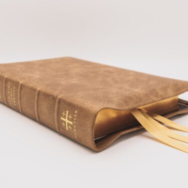 Schuyler Stridon NKJV, Full Yapp Sandstone Calfskin Bible – PREORDER