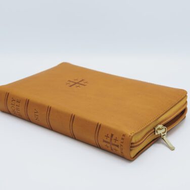 Schuyler Personal Size Quentel NIV, Tuscany Calfskin Bible, Zipper Edition – PREORDER
