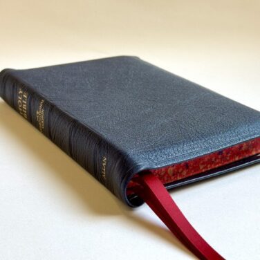 Allan NIV Classic Reference Edition Navy Blue Highland Goatskin Bible - Speckled Edges