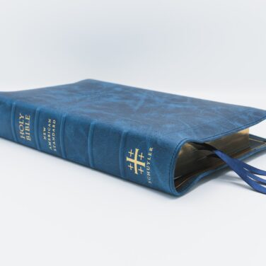 Schuyler Quentel NASB, Full Yapp Marbled Sapphire Calfskin Bible