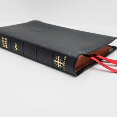 Schuyler Quentel NIV, Full Yapp Black Goatskin Bible