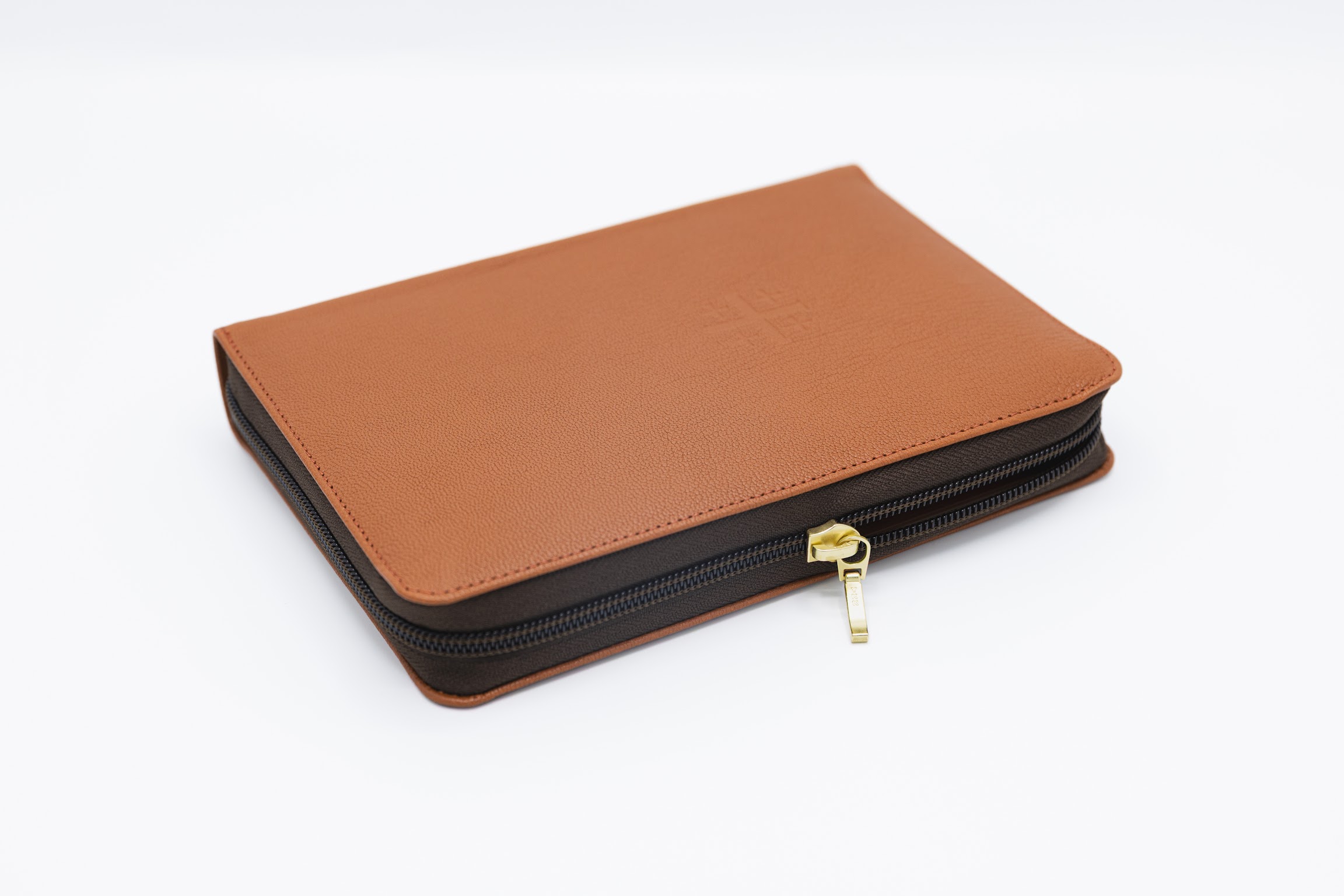 Schuyler Personal Size Quentel NASB, British Tan Goatskin Bible, Zipper Edition - Image 4